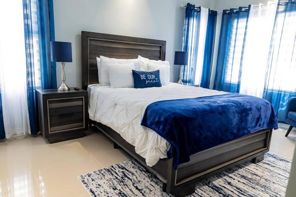 오쵸 리오스 Pyramid Point Manor 빌라 외부 사진