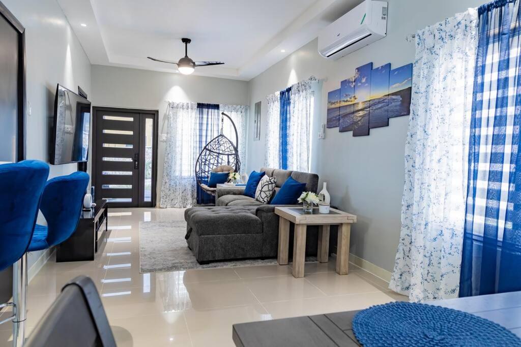 오쵸 리오스 Pyramid Point Manor 빌라 외부 사진